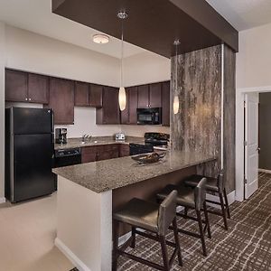 One-Bedroom King Suite